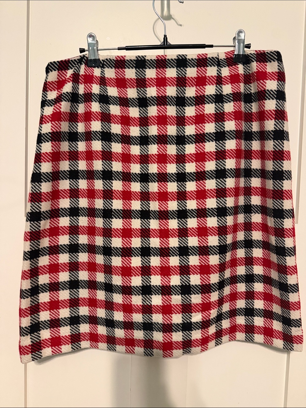 Talbots Wool Blend Red Black White Plaid Mini Skirt Academia Office Wear size 12 - Picture 4 of 8